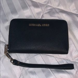 Micheal Kors wristlet wallet
